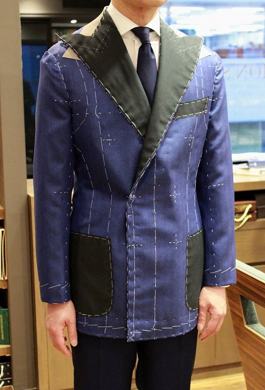 色気のあるナポリブルーのBESPOKE JACKET